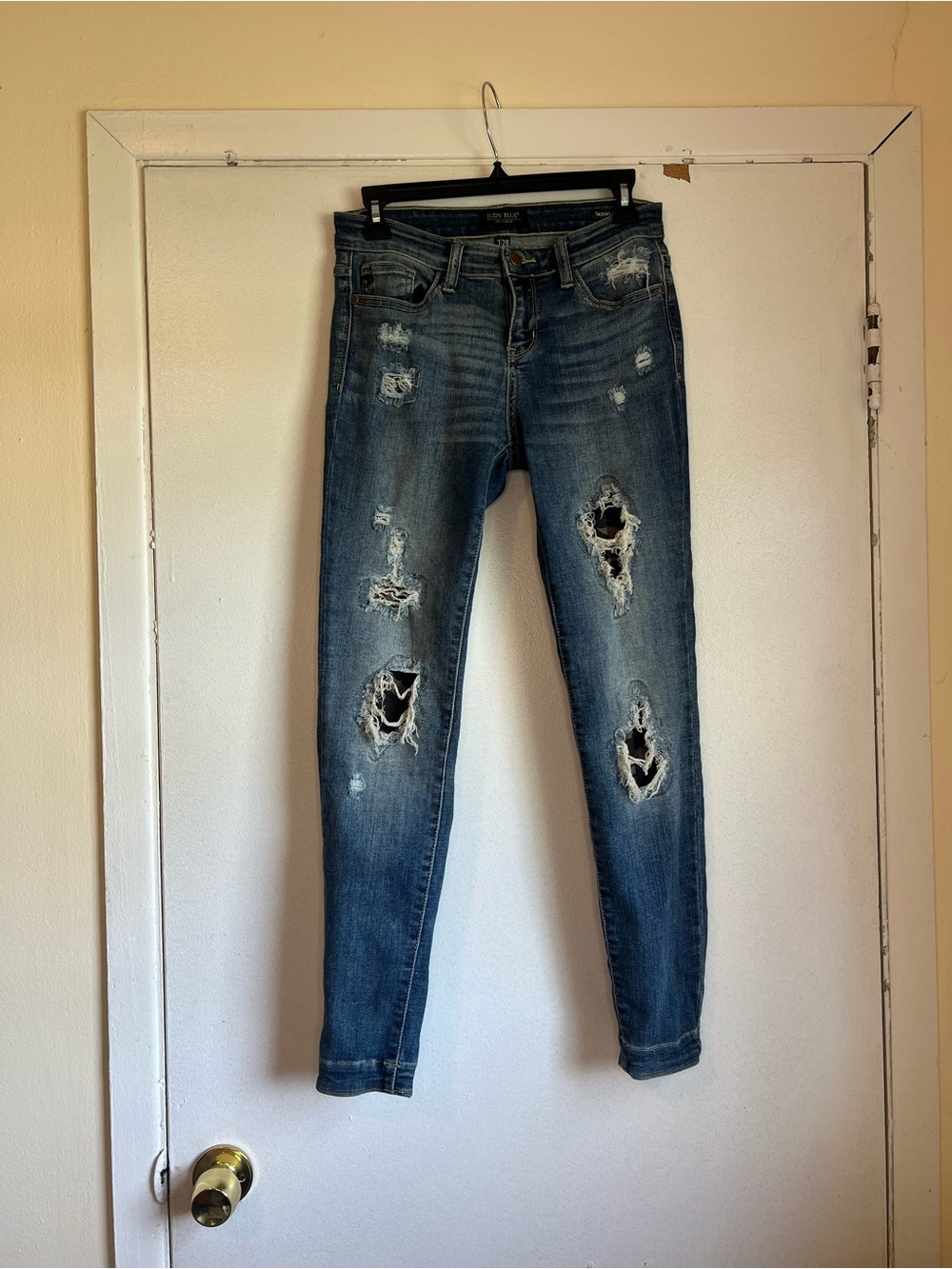 Judy Blue "Janette" Camo Patch Distressed Skinny Jeans Size 7/28